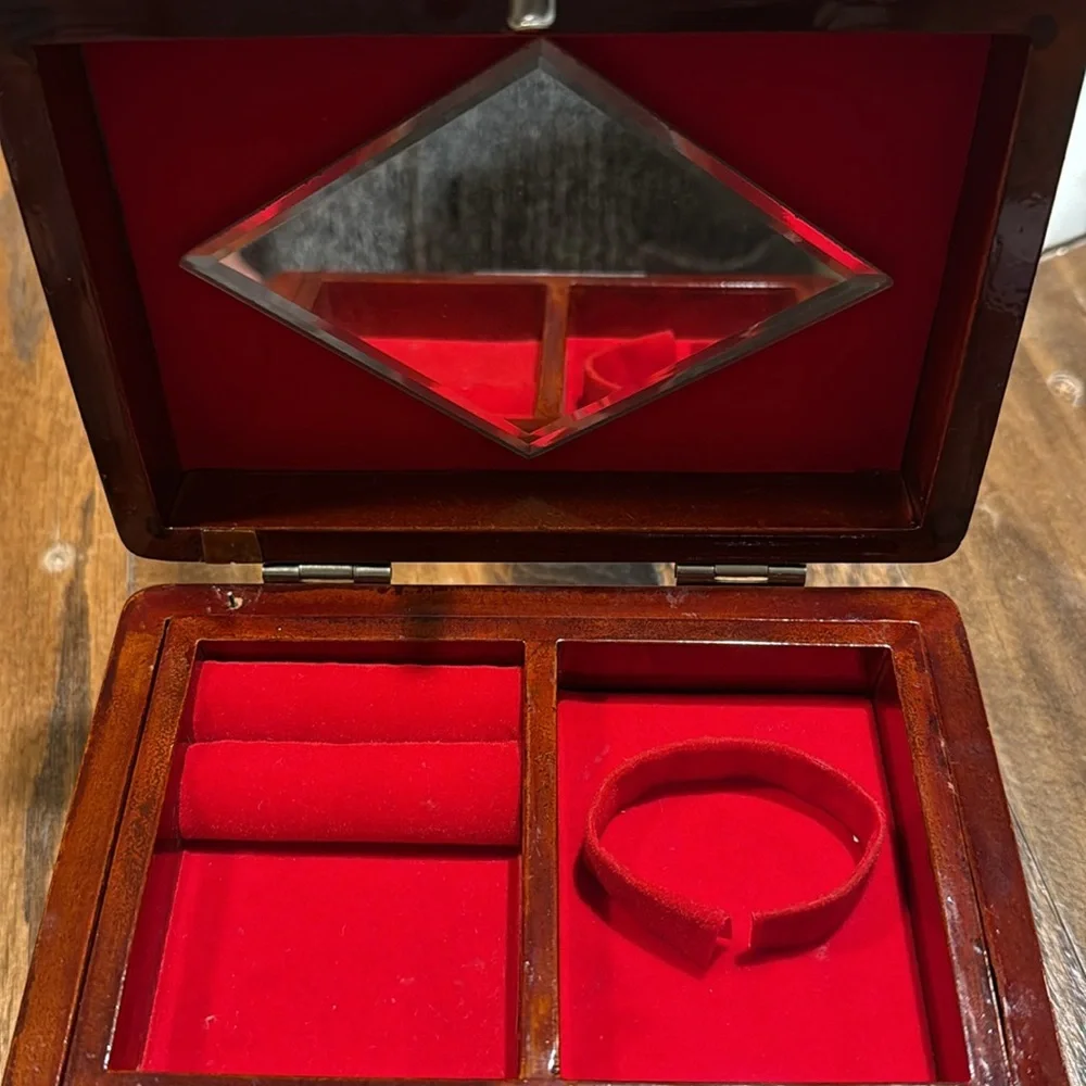 Vintage Asian Musical Jewelry Box with Mother of Pearl Inlay